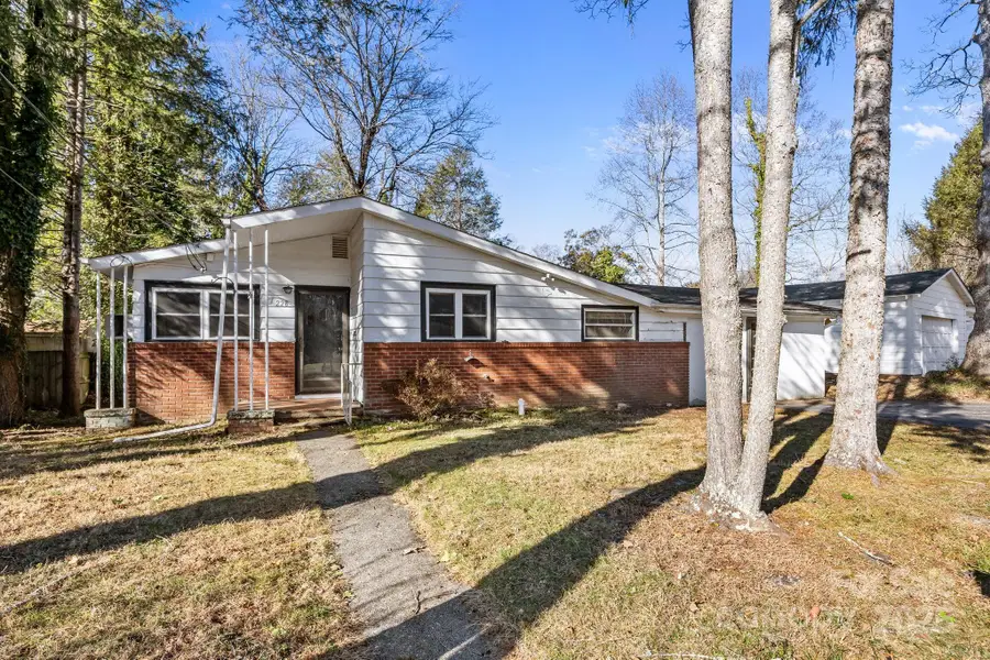 228 Grove Street, Brevard, NC 28712 - Image #2