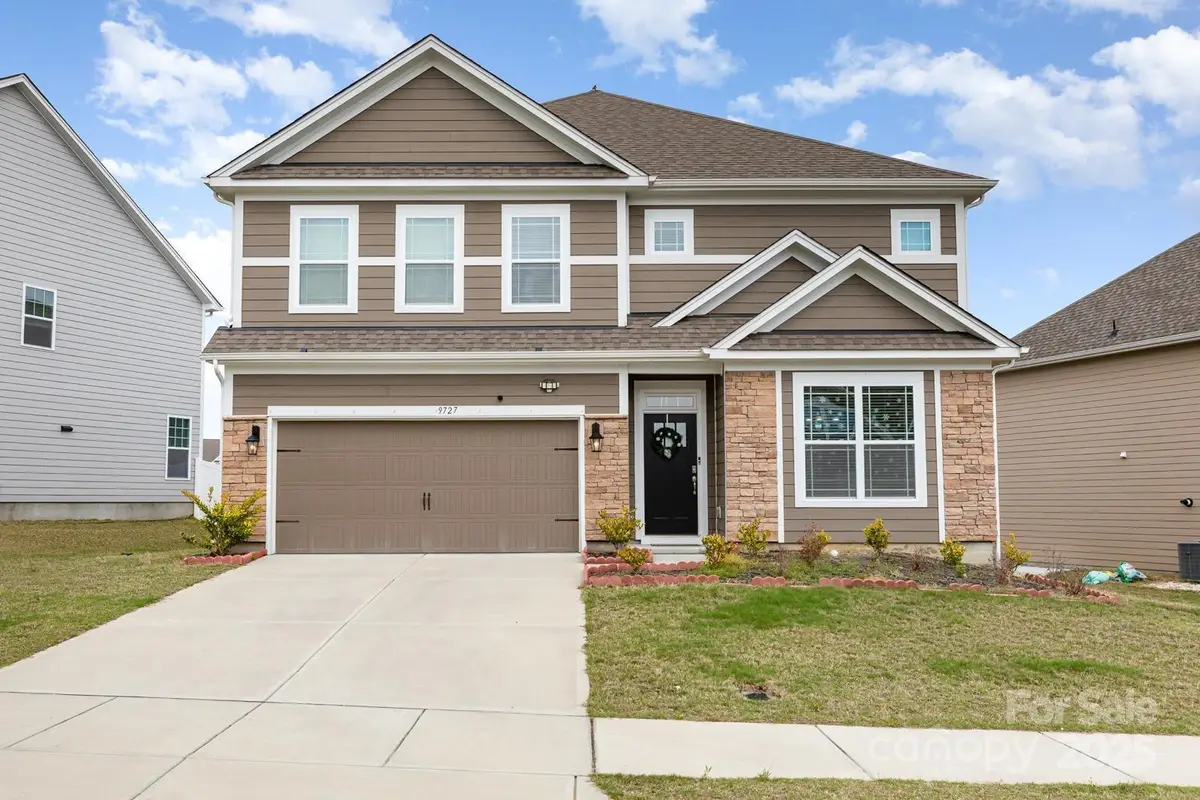 9727 White Chapel Drive Nw, Concord, NC 28027 - Image #1