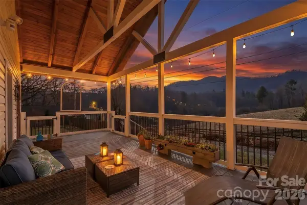 274 White Oak Circle, Burnsville, NC 28714