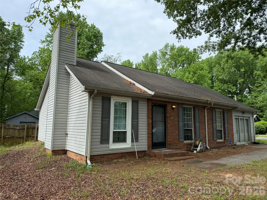 6000 Crosswood Court, Charlotte, NC 28215 - Image #2