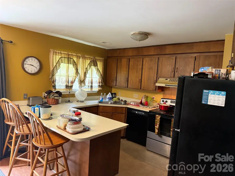 6000 Crosswood Court, Charlotte, NC 28215 - Image #3