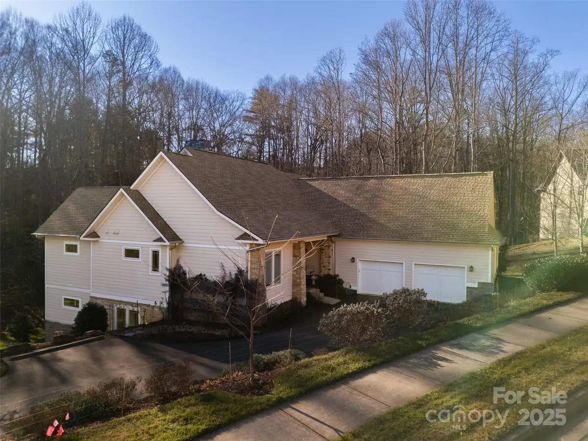 123 Orvis Stone Circle, Biltmore Lake, NC 28715 - Image #1