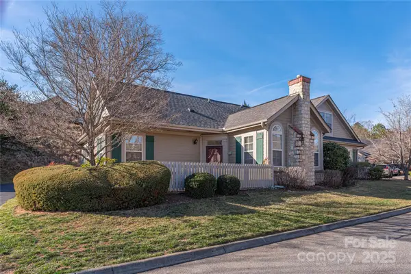 122 Outlook Circle, Swannanoa, NC 28778