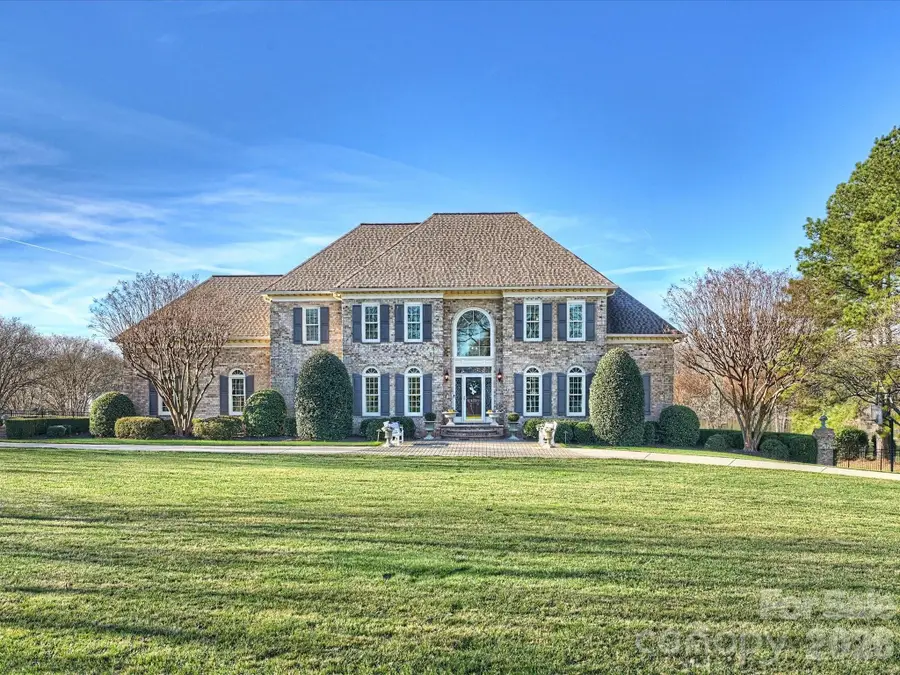 433 Landsbury Drive, Waxhaw, NC 28173 - Image #2