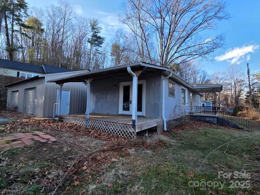 709 Wickins Drive, Hendersonville, NC 28791 - Image #2