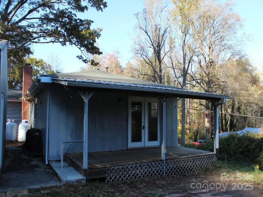 709 Wickins Drive, Hendersonville, NC 28791 - Image #3