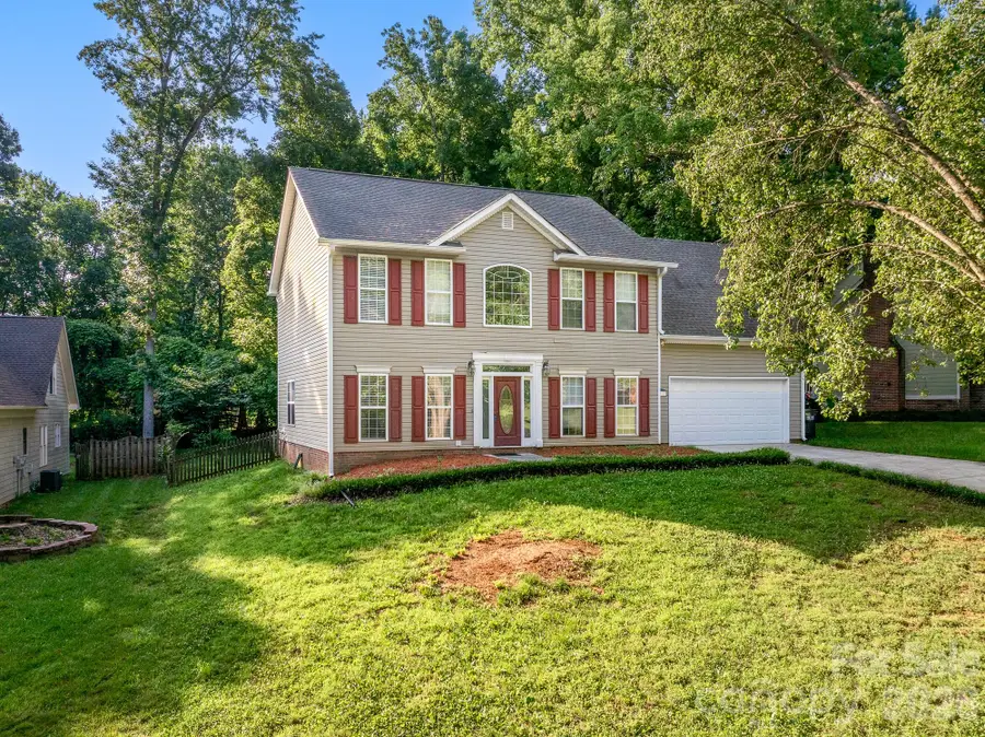 9127 Brocklehurst Lane, Charlotte, NC 28215 - Image #2