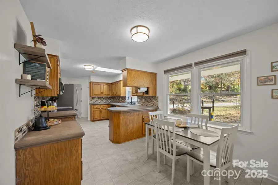 20 Country Road, Hendersonville, NC 28791 - Image #3