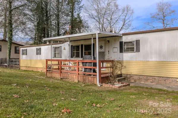 28 Holly Acres Lane, Arden, NC 28704