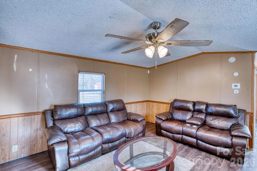 977 Lavender Road, Grover, NC 28073 - Image #3