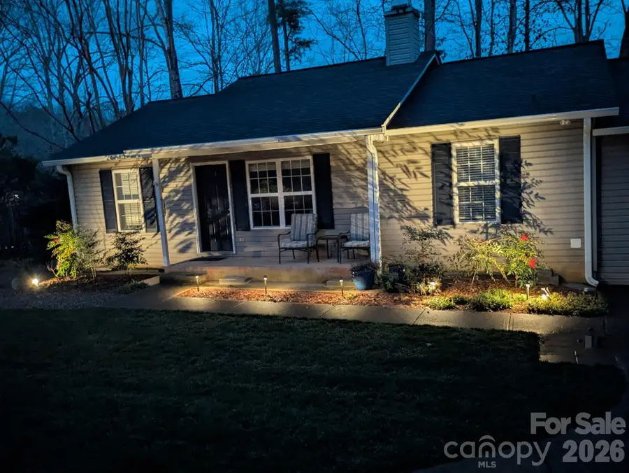 228 Creek View Road, Mooresville, NC 28117 - Image #2