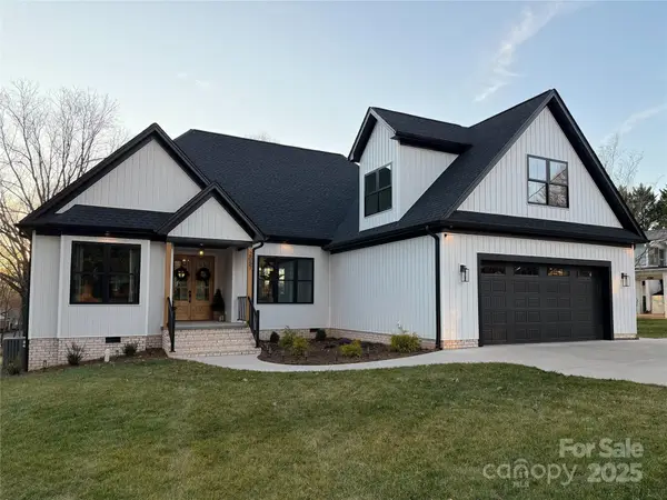 2057 13th Street Ne, Hickory, NC 28601