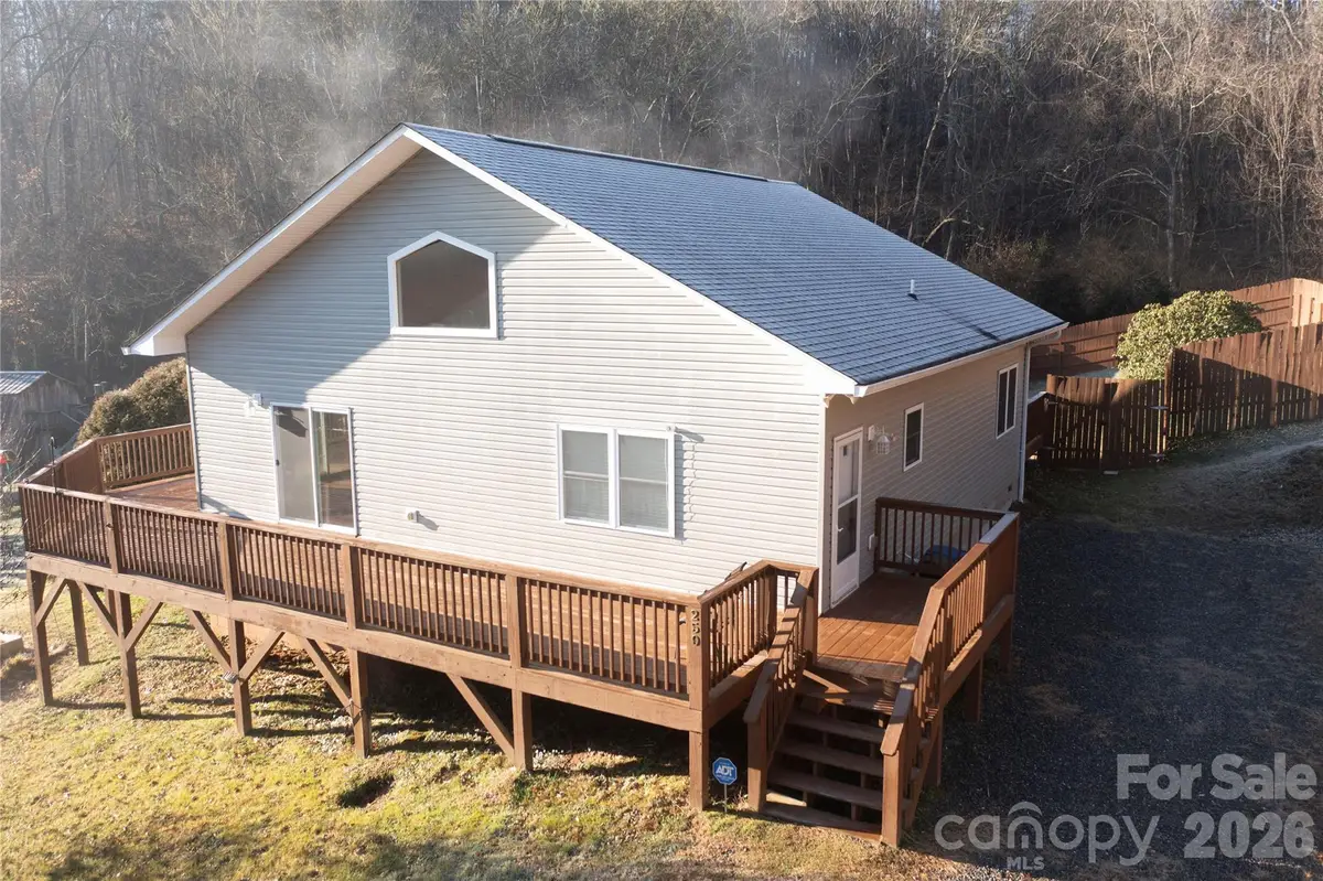 250 Duckett Cove Road, Waynesville, NC 28786 - Image #1