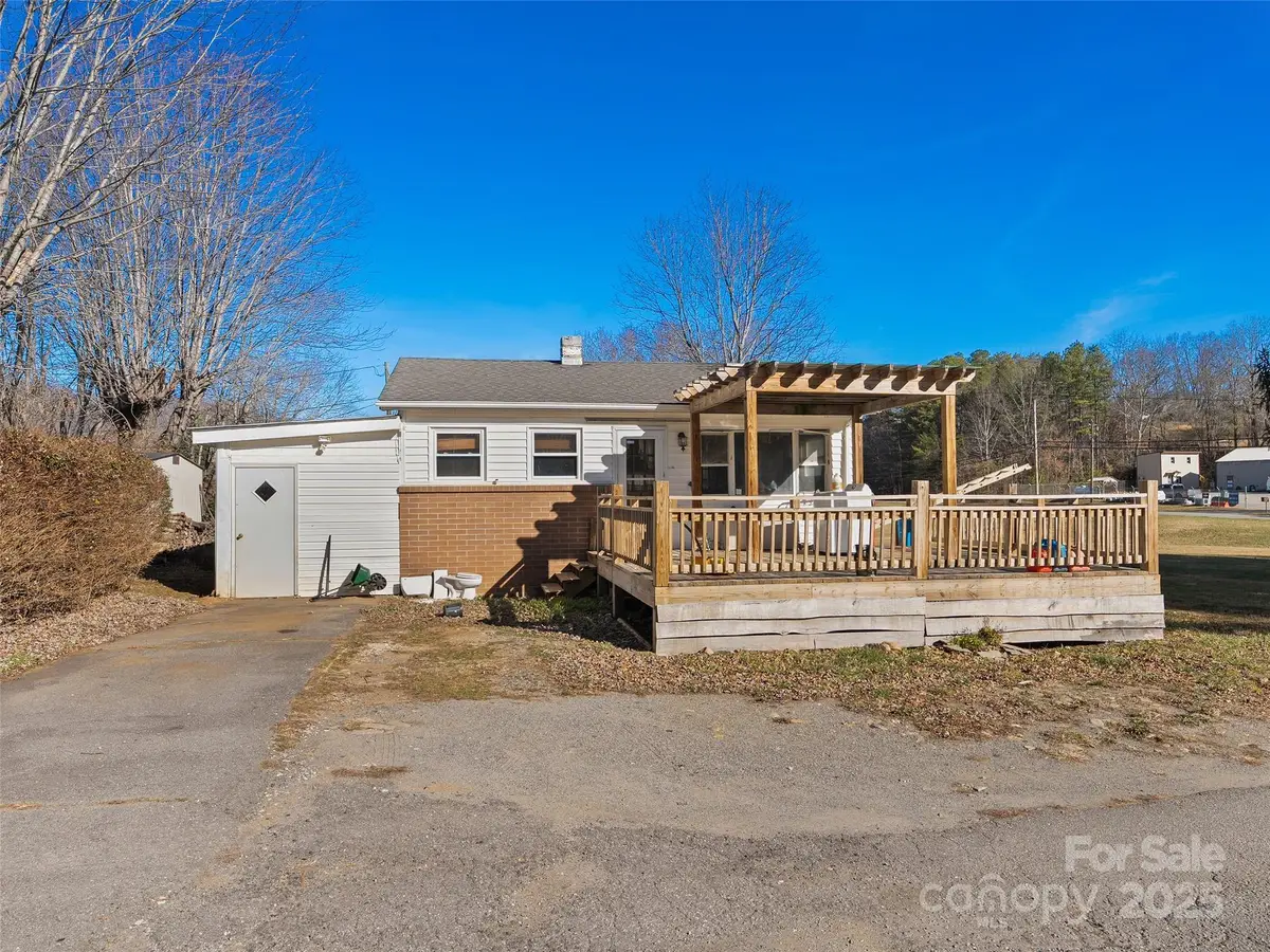 36 Lambert Lane, Canton, NC 28716 - Image #1
