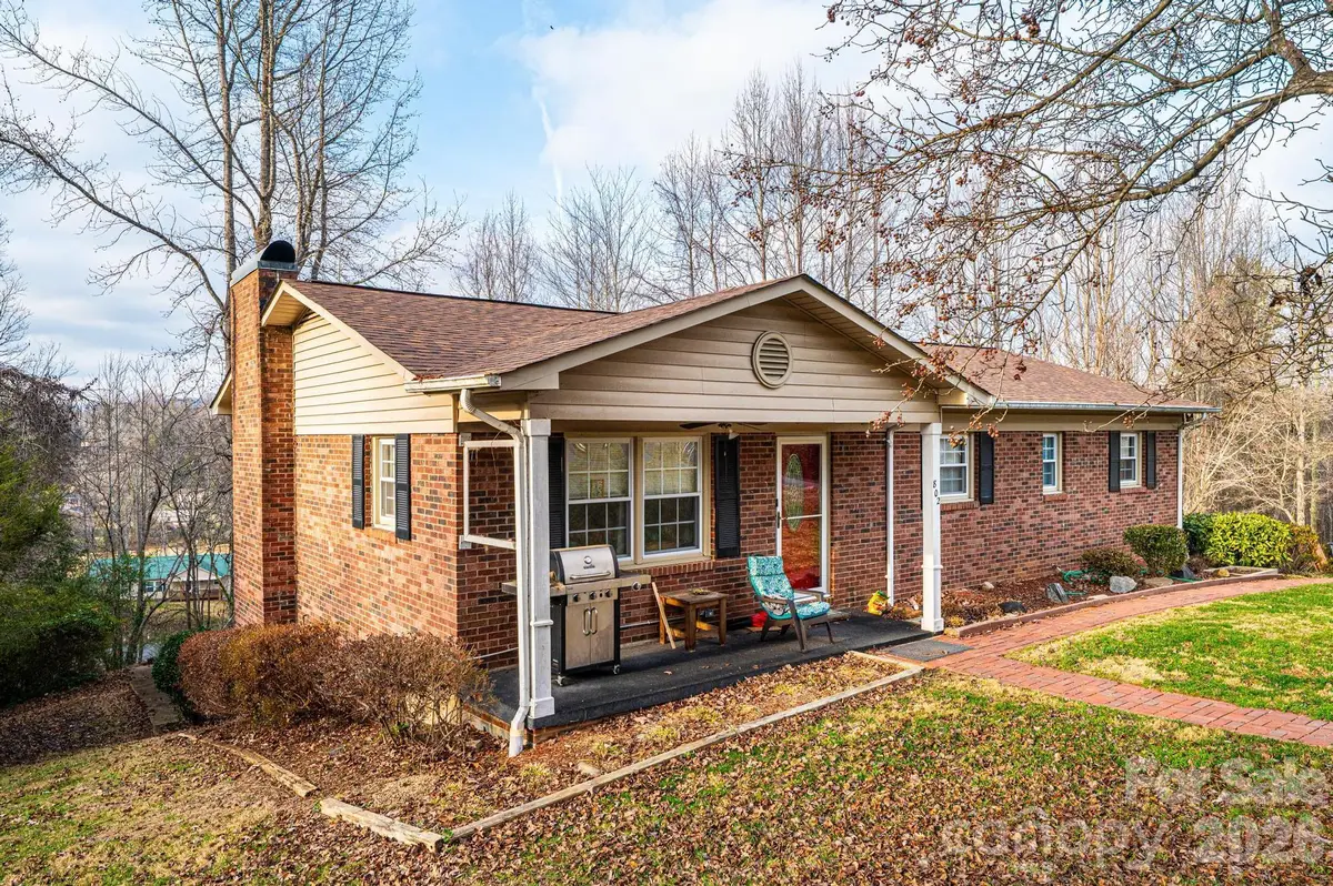 802 Woodbine Place Ne, Lenoir, NC 28645 - Image #1