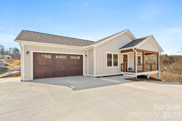 56 White Oak Place, Mars Hill, NC 28754