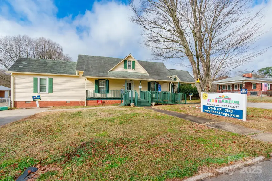 547 N Oakland Avenue, Statesville, NC 28677 - Image #2