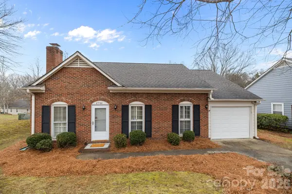 2704 Hillmont Drive, Charlotte, NC 28226