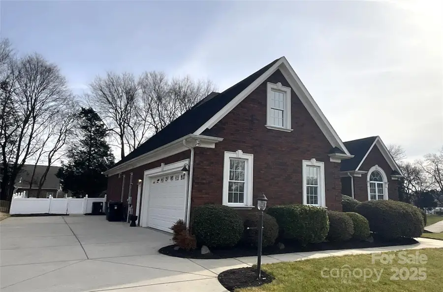 702 King Fredrick Lane Sw, Concord, NC 28027 - Image #2