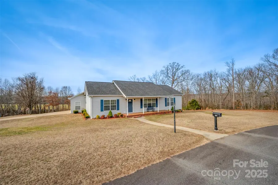 123 N Cul De Sac Street, Forest City, NC 28043 - Image #2