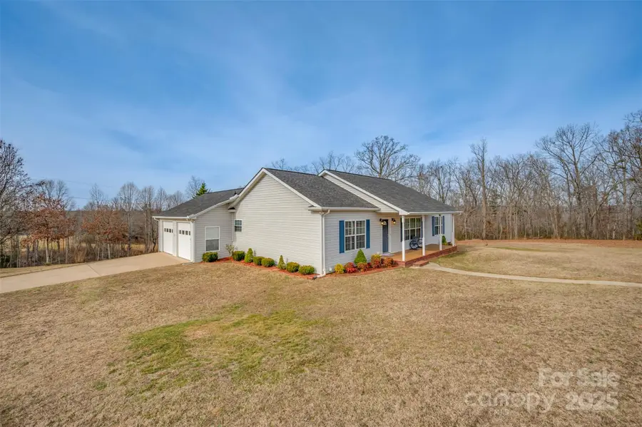 123 N Cul De Sac Street, Forest City, NC 28043 - Image #3