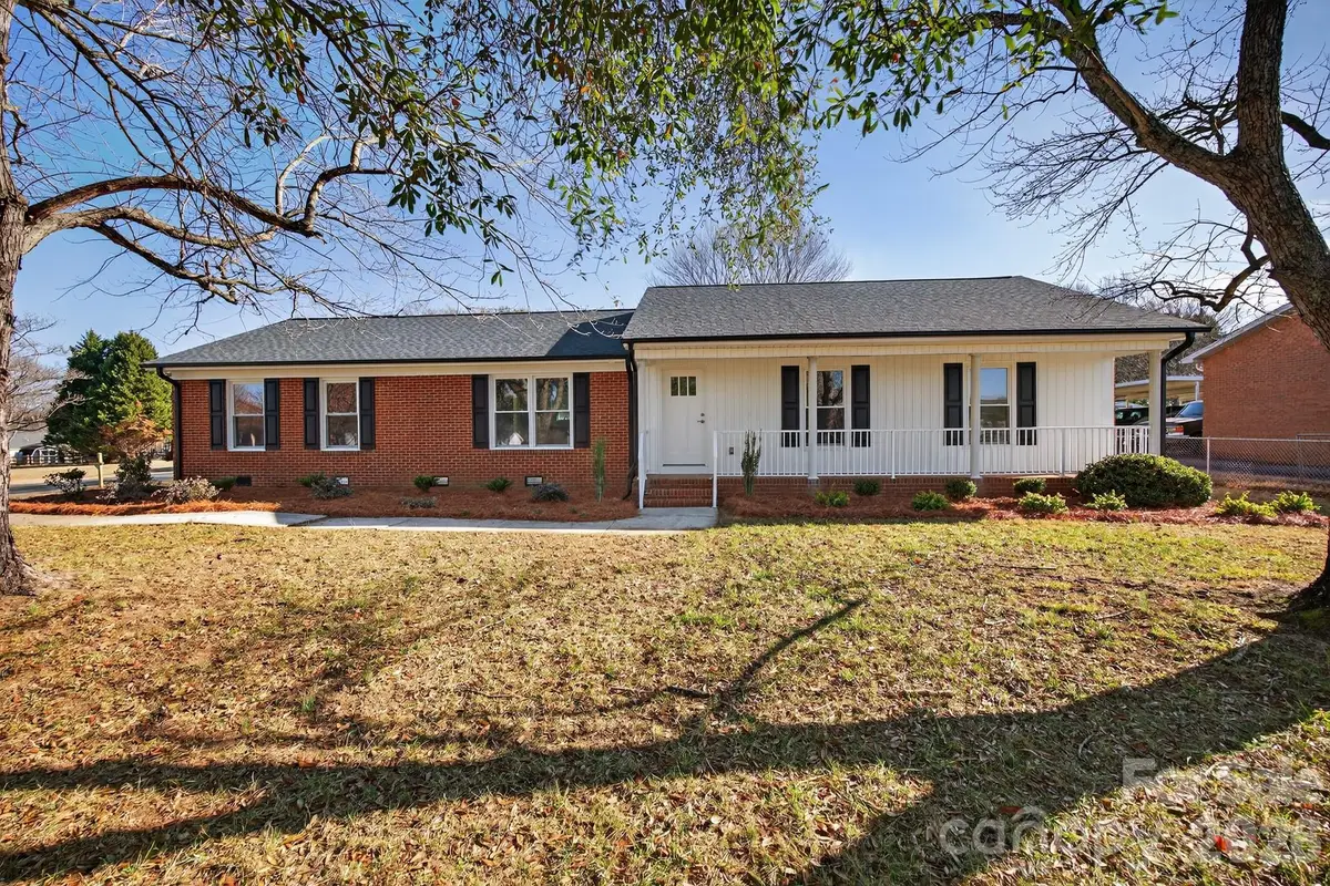 325 Log Barn Road, Salisbury, NC 28146 - Image #1