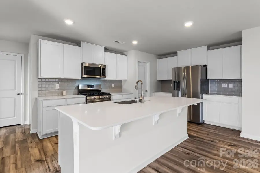 386 Hollingswood Drive, Statesville, NC 28625 - Image #2