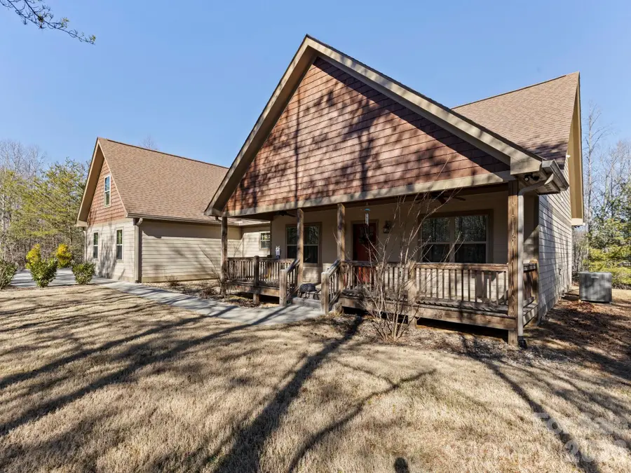 334 Summer Orchard Drive, Hendersonville, NC 28792 - Image #2