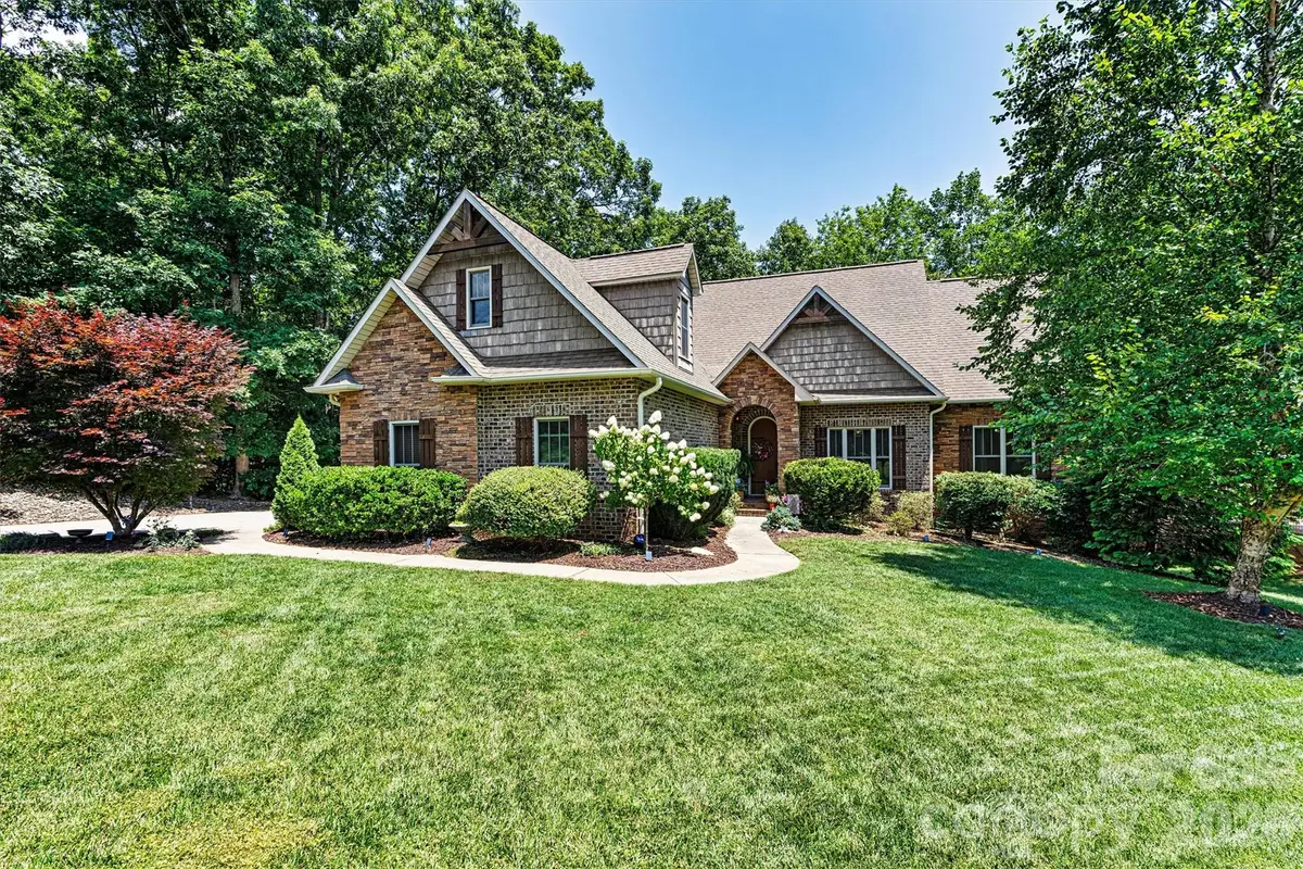 6212 Hayden Drive, Hickory, NC 28601 - Image #1