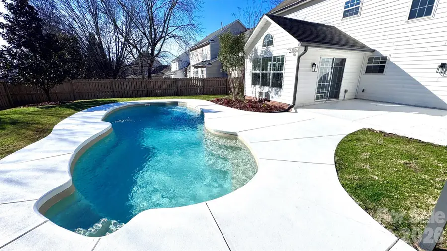 15917 Wayland Drive, Charlotte, NC 28277 - Image #2