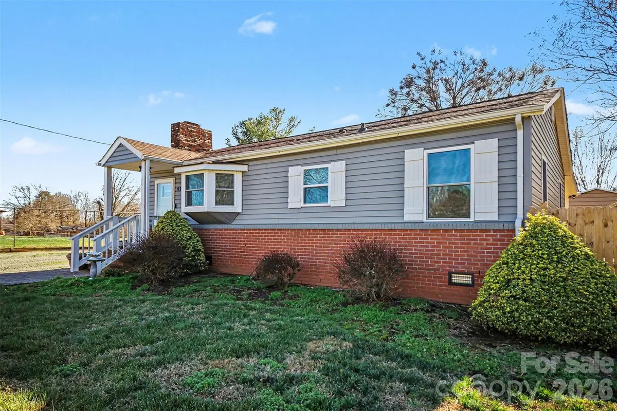 410 E Indiana Avenue, Bessemer City, NC 28016 - Image #1