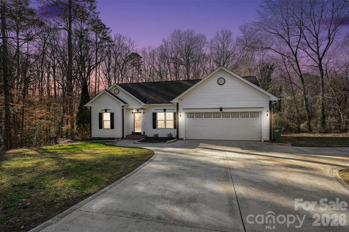 781 Woodlawn Avenue, Mount Holly, NC 28120 - Image #1