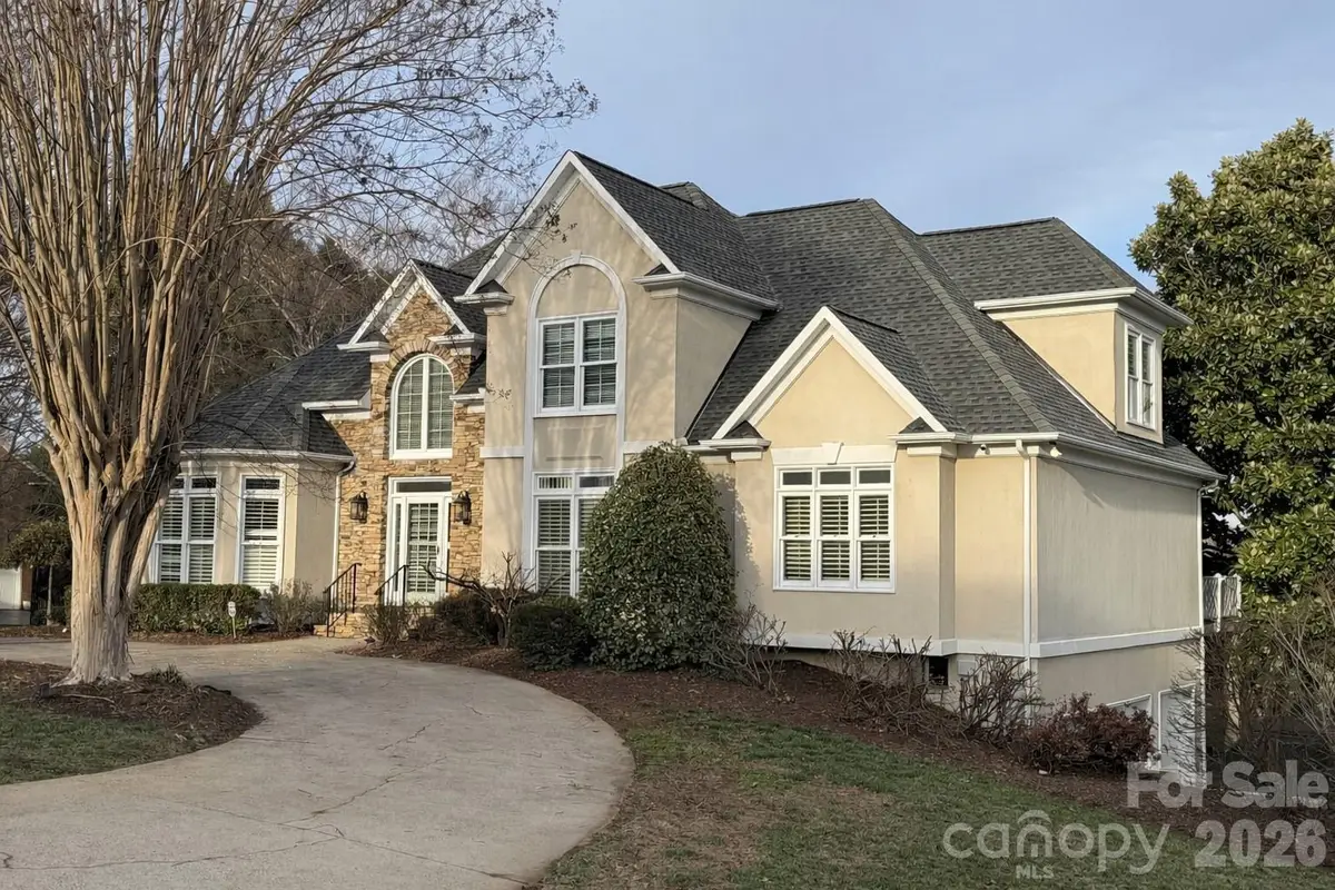 308 41st Avenue Place Nw, Hickory, NC 28601 - Image #1