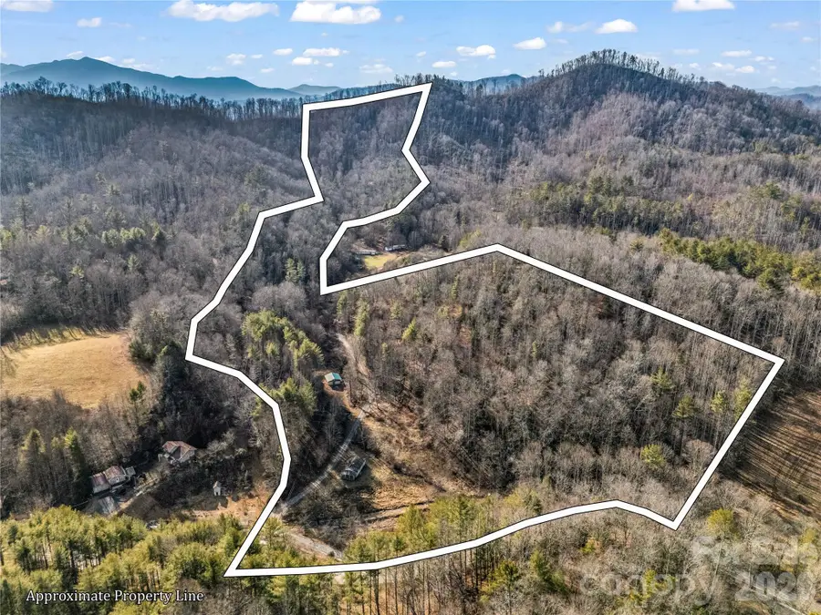 530 Mine Creek Road, Bakersville, NC 28705 - Image #3