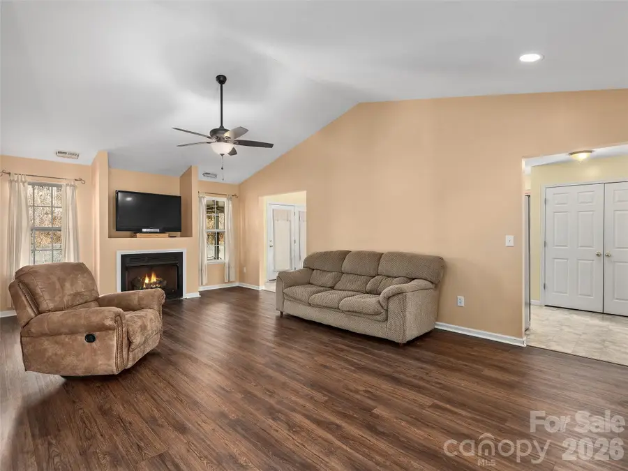 88 Wiltshire Circle, Fletcher, NC 28732 - Image #3