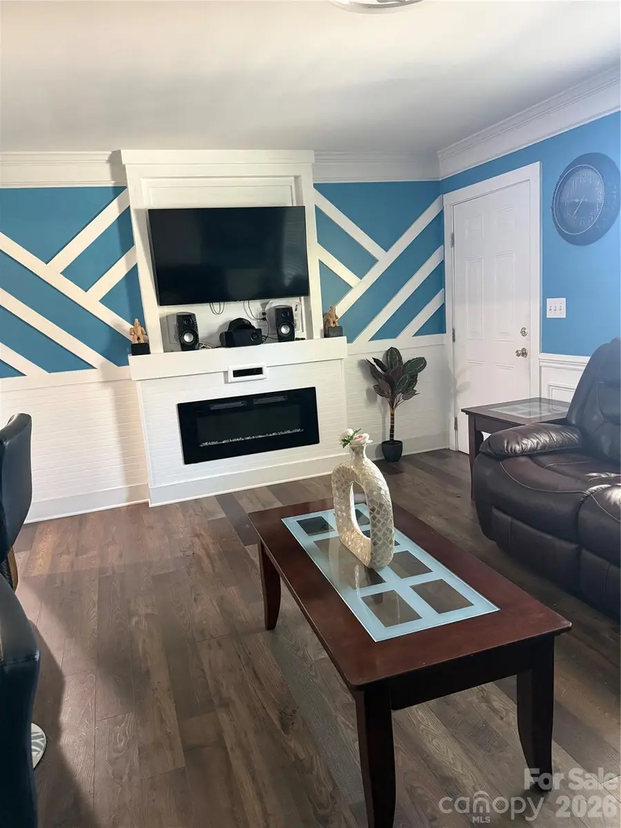 4541 Thornwood Road, Charlotte, NC 28213 - Image #2