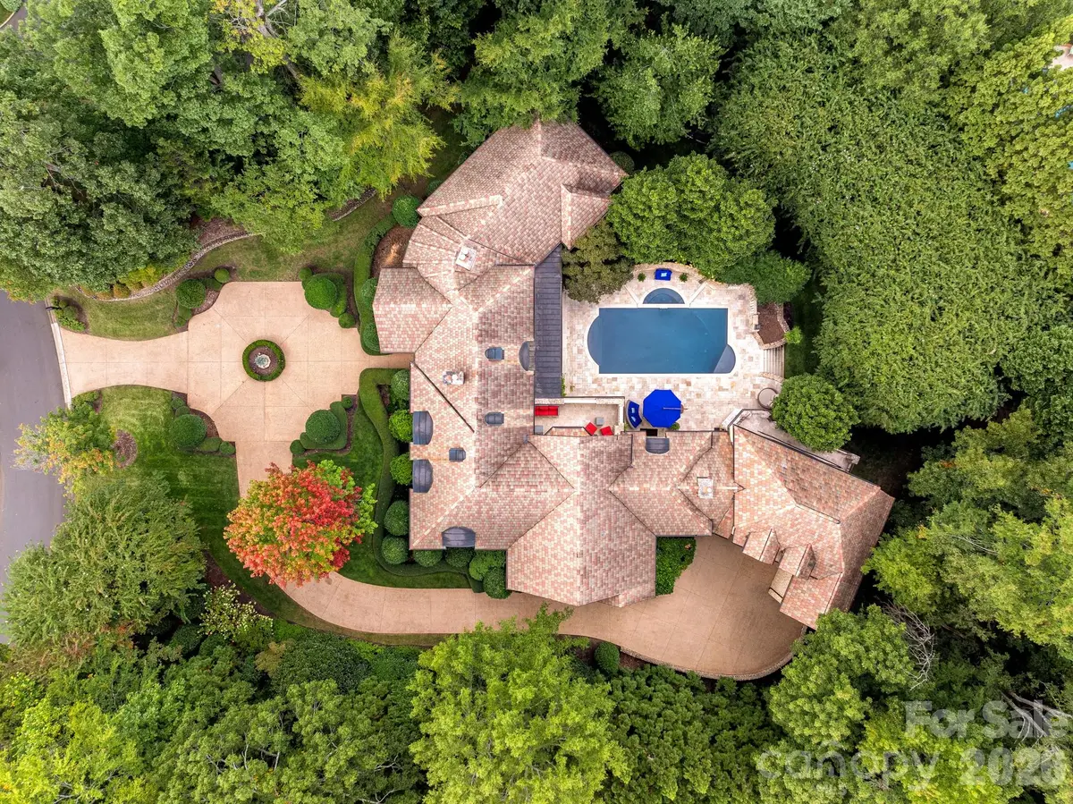 4231 Fox Brook Lane, Charlotte, NC 28211 - Image #1