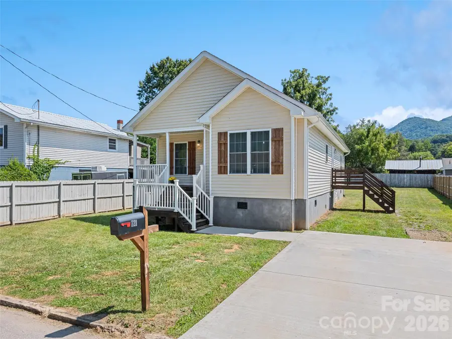 721 Camelot Drive, Waynesville, NC 28786 - Image #2