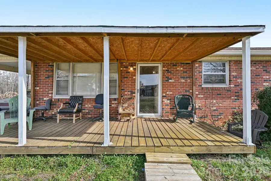 1231 2nd Street Se, Hickory, NC 28602 - Image #2