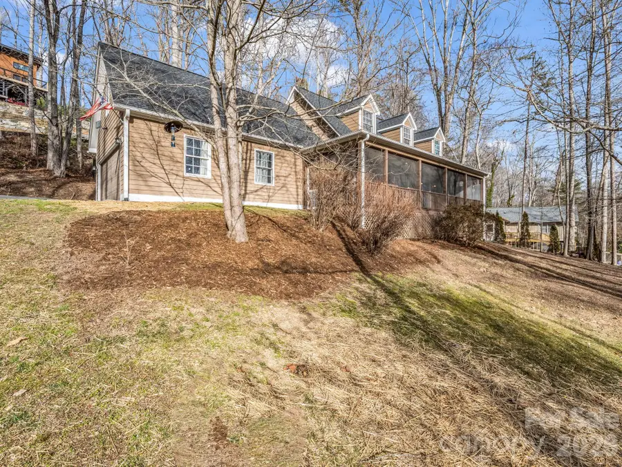 181 Beechwood Lakes Drive, Hendersonville, NC 28792 - Image #3