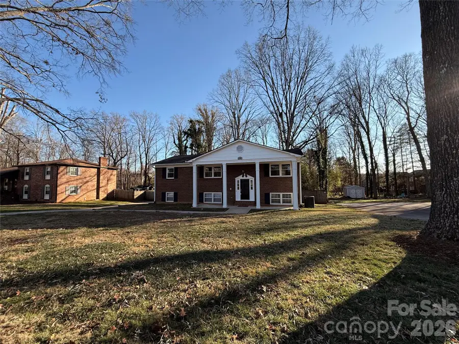 1230 18th Avenue Ne, Hickory, NC 28601 - Image #3