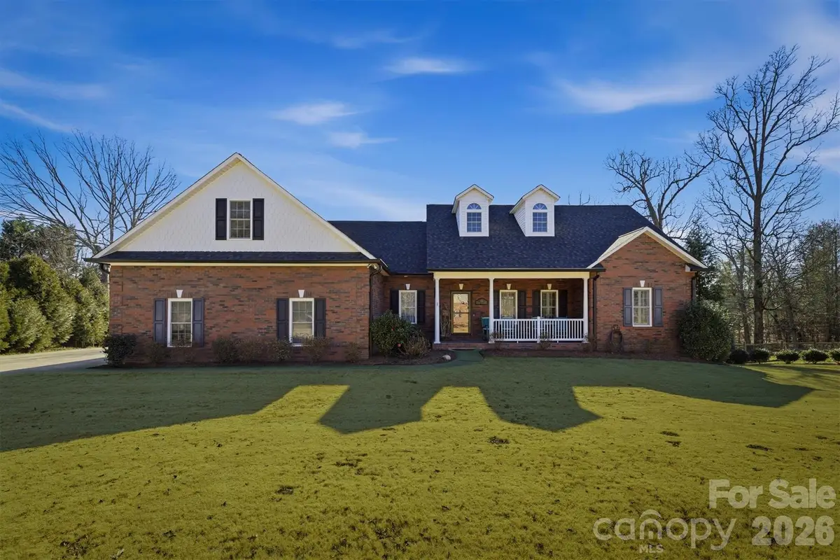 106 River Hills Way, Morganton, NC 28655 - Image #1
