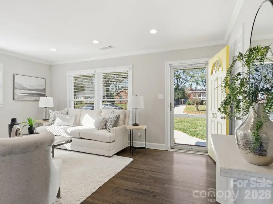 6801 Starcrest Drive, Charlotte, NC 28210 - Image #3