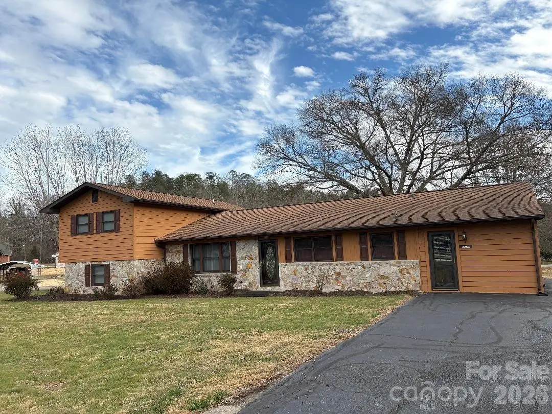 3253 Us 70 Highway W, Marion, NC 28752 - Image #1