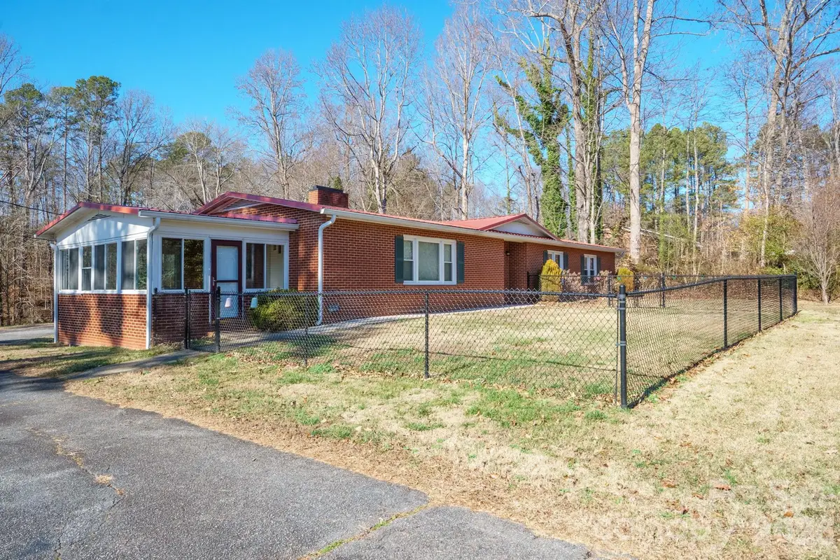 6264 Us 221 Highway S, Marion, NC 28752 - Image #1