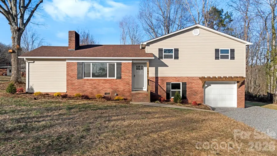 106 Royalwood Drive, Lenoir, NC 28645 - Image #2