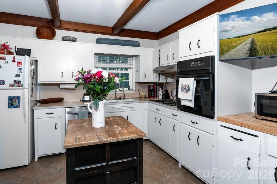 649 Ransom Street, Blowing Rock, NC 28605 - Image #2