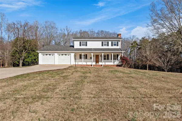 4821 Old Us 421 Highway E, Yadkinville, NC 27055