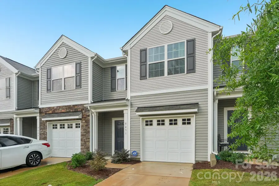 9051 Lowfalls Lane, Charlotte, NC 28216 - Image #3