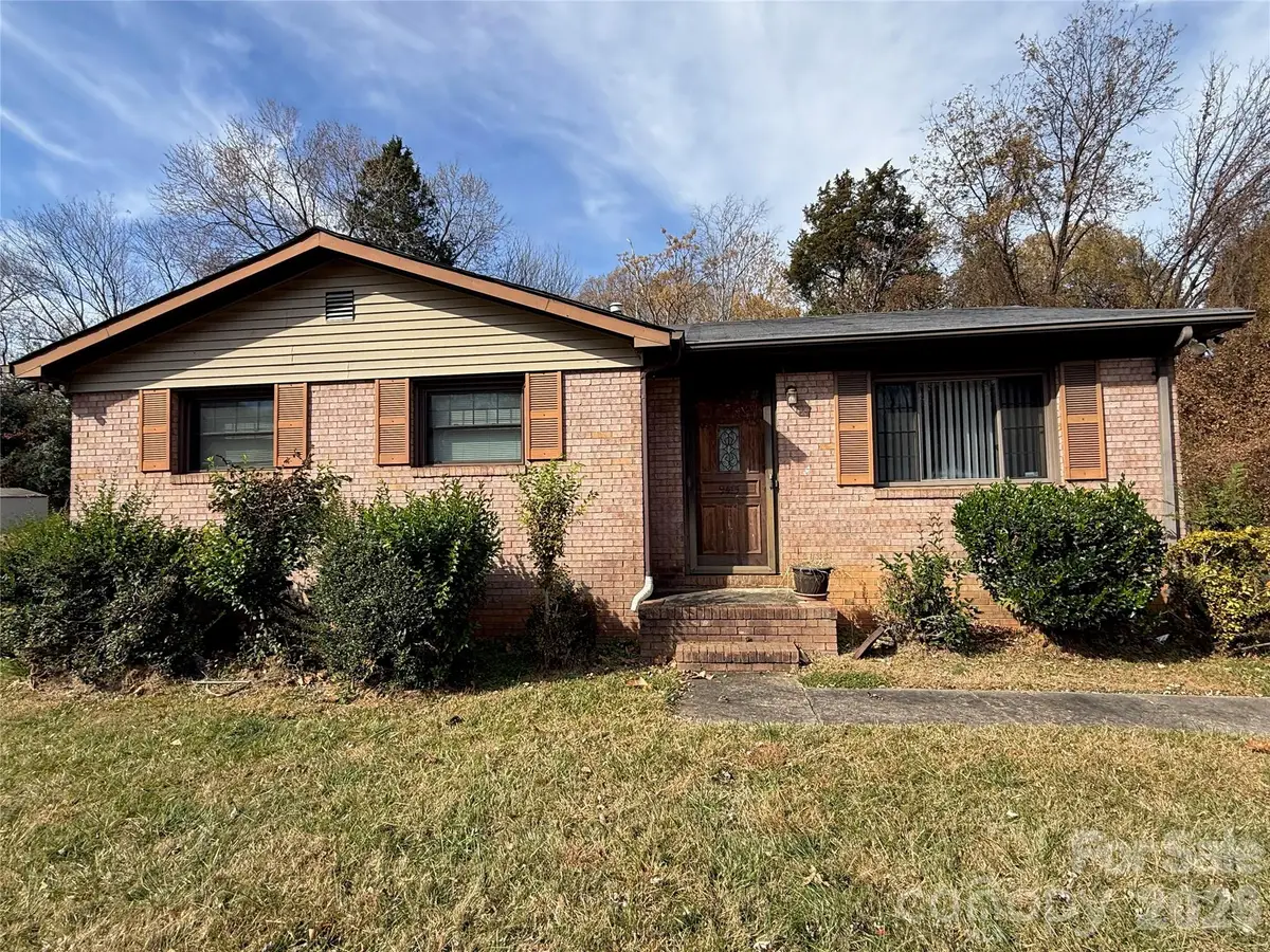 9415 Feldbank Drive, Charlotte, NC 28216 - Image #1